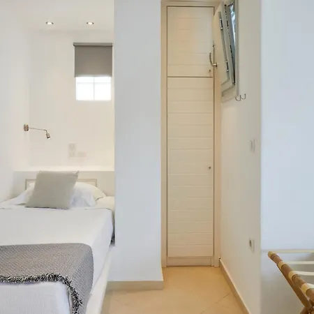 Romantica Aparthotel Naousa (Paros)