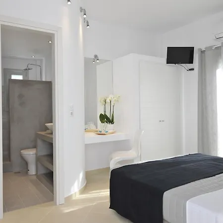 Romantica Aparthotel Naousa (Paros)