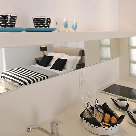 Romantica Aparthotel Naousa (Paros)